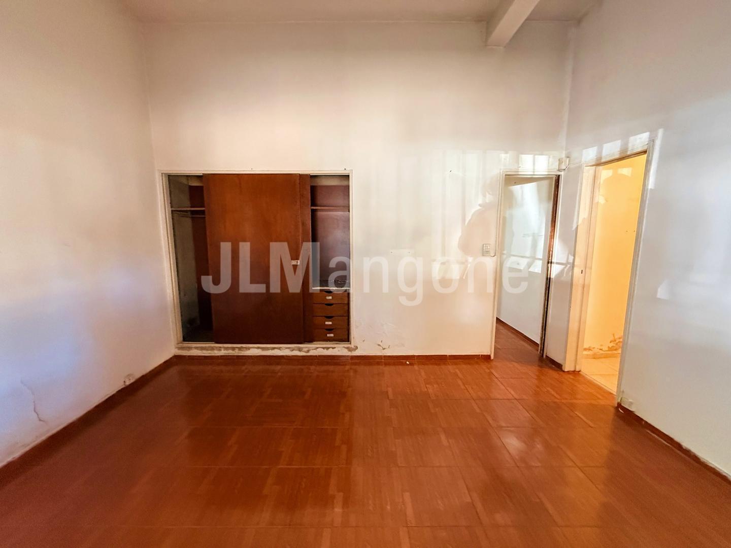 Foto de Casa 4 amb con cochera, patio y terraza (a refaccionar), imagen 3
