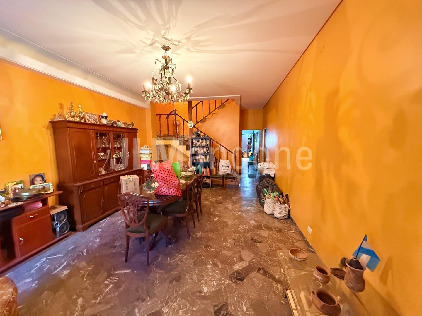 Foto de Casa 4 amb con cocheras parque y quincho, imagen 2
