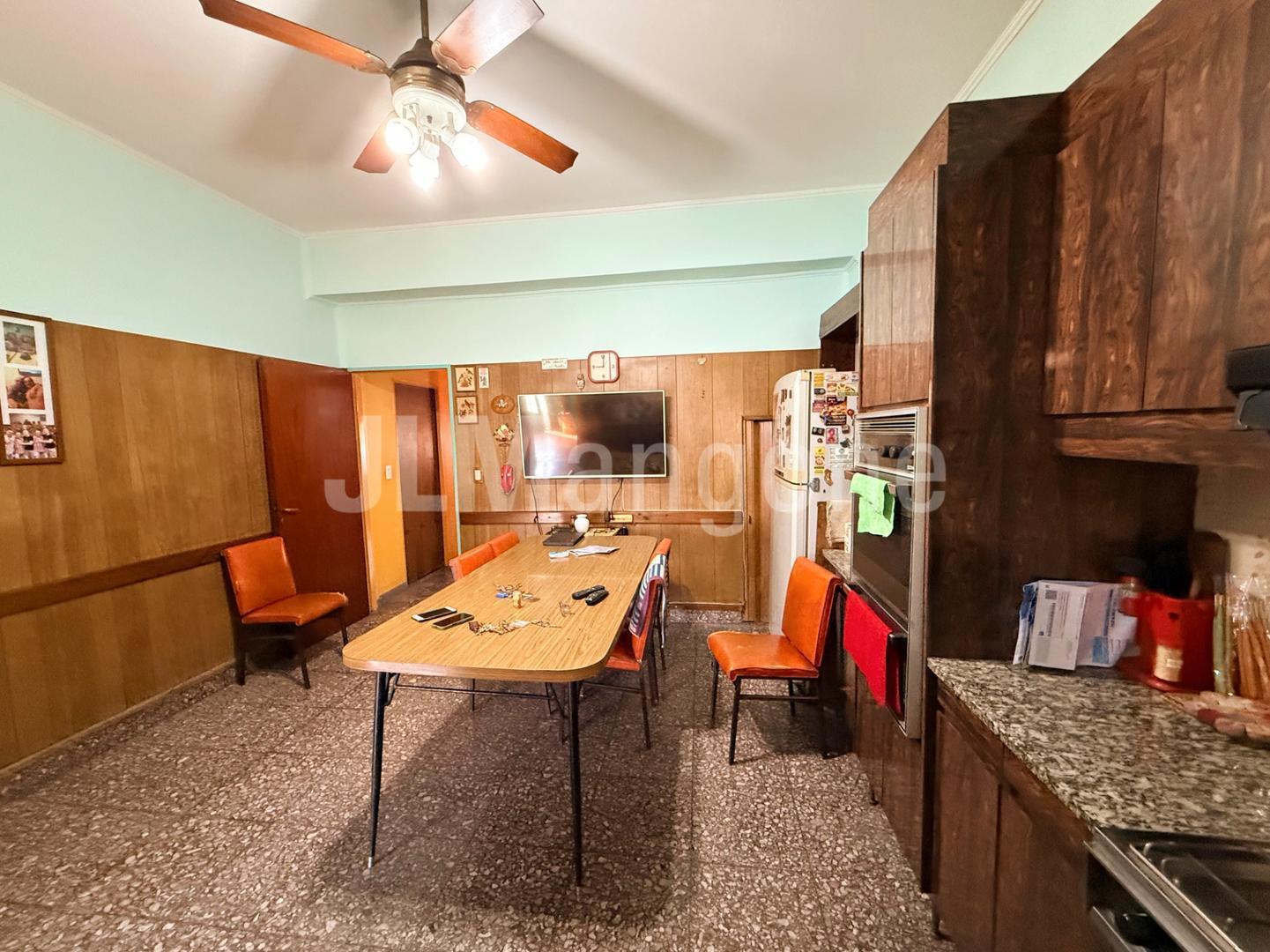Foto de Casa 4 amb con cocheras parque y quincho, imagen 5
