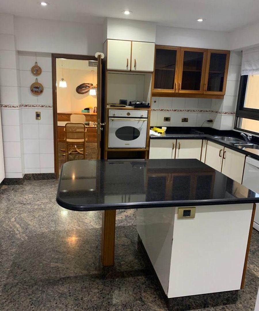Foto de Exclusivo Departamento en Alquiler de 4 Dormitorios Centro de Neuquén, imagen 5