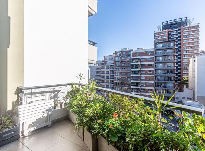Semipiso 4 amb en venta con entrepiso y pileta en Villa Urquiza 3