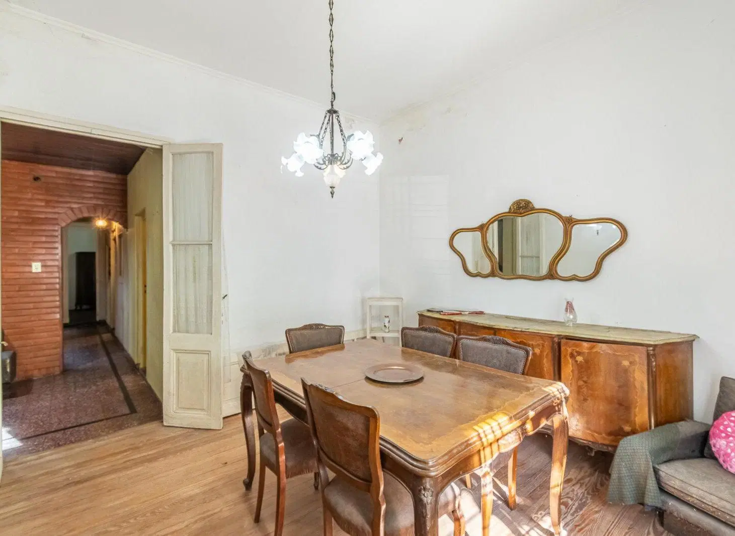 Casa en Venta · 5 Ambientes  ·  Terraza  ·  Villa Pueyrredon. CABA 3