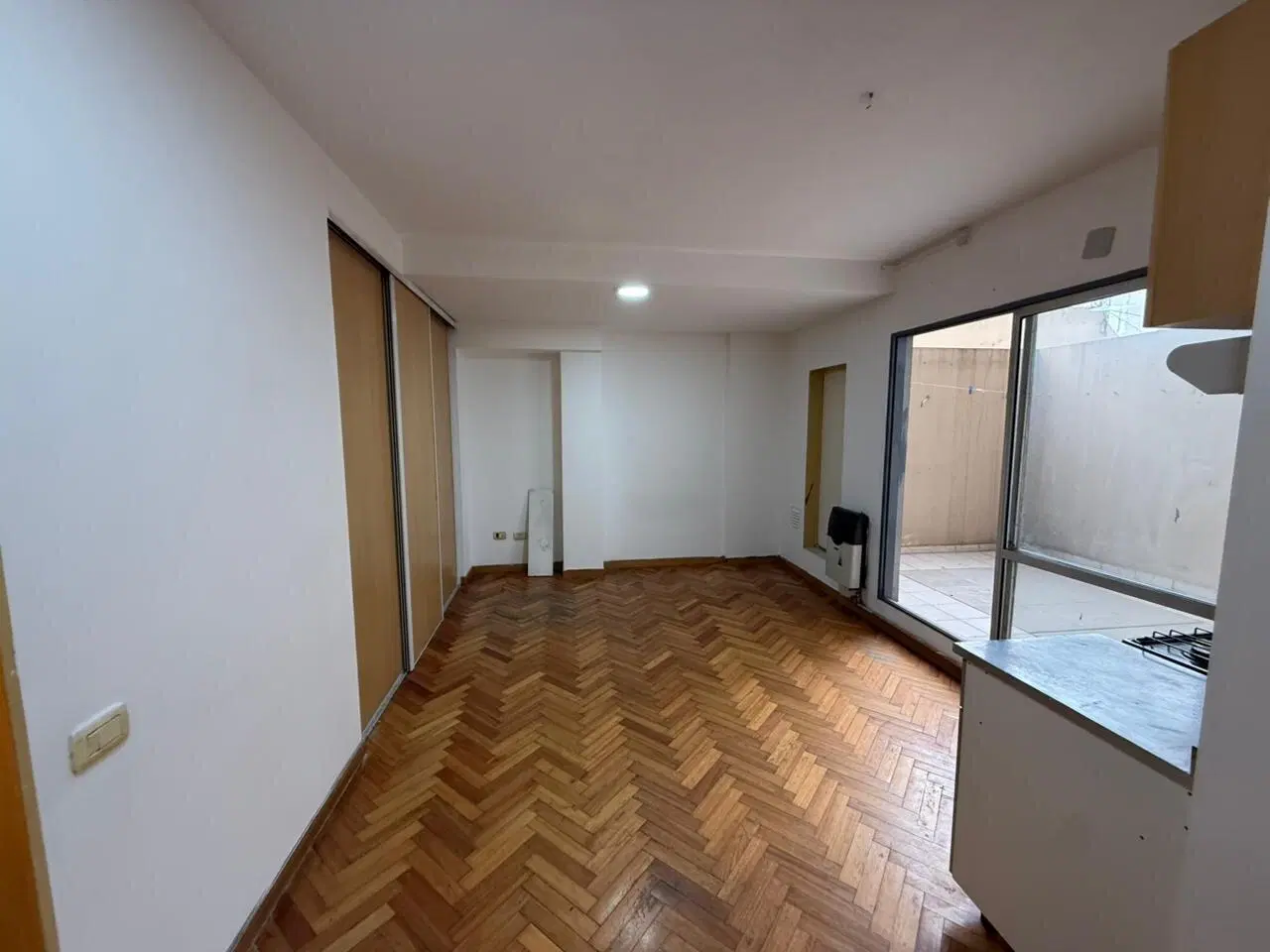 Monoambiente en alquiler. Patio. Apto profesional. Villa Urquiza 3