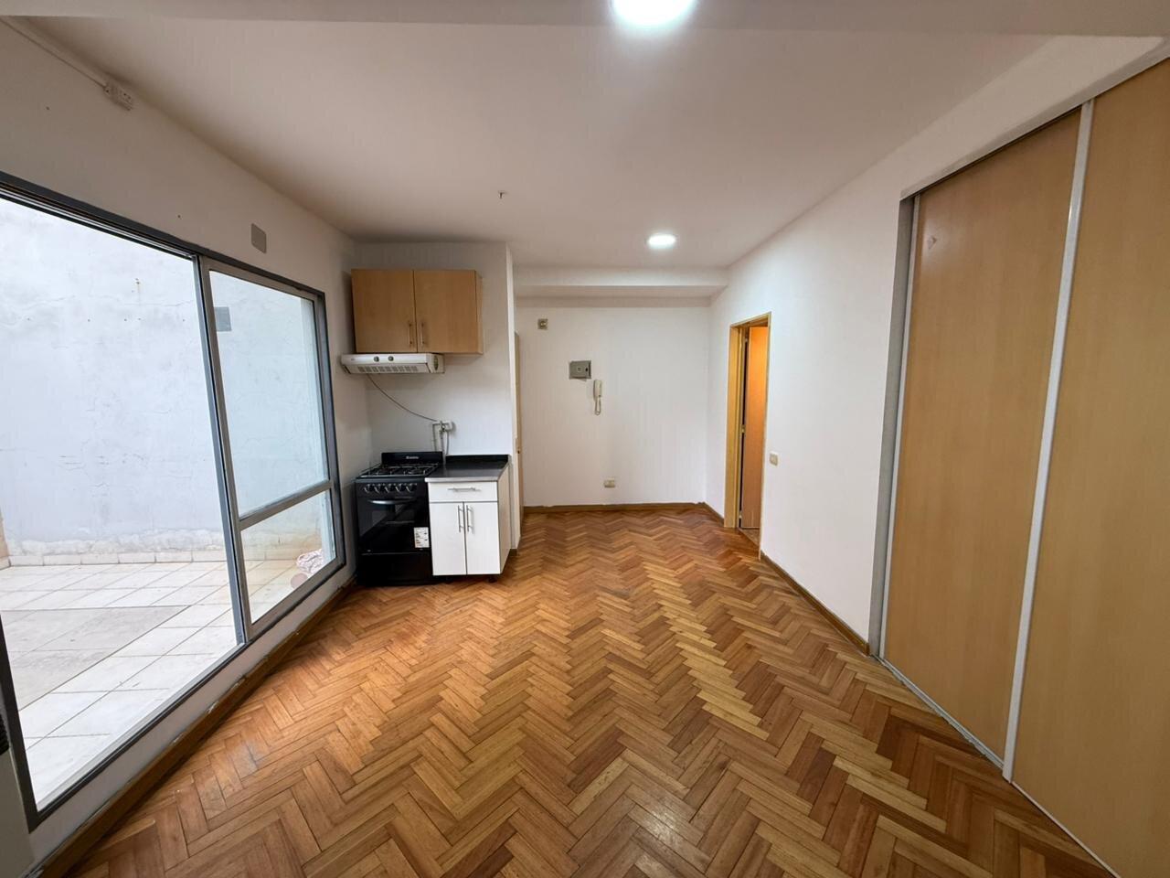 Foto de Monoambiente en alquiler. Patio. Apto profesional. Villa Urquiza, imagen 4