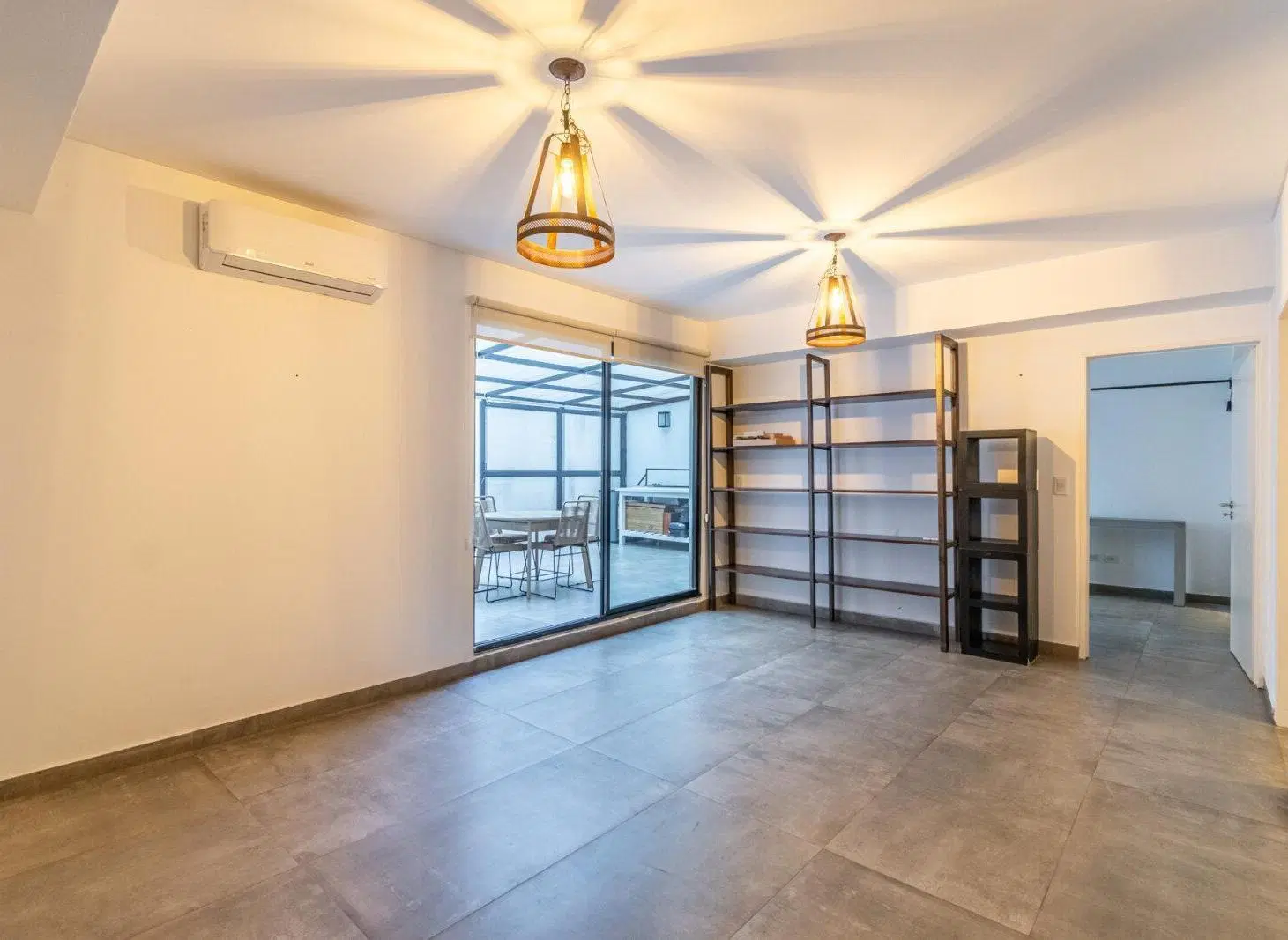 Departamento. 2 ambientes. Cochera. Patio. Amenities. Saavedra 1
