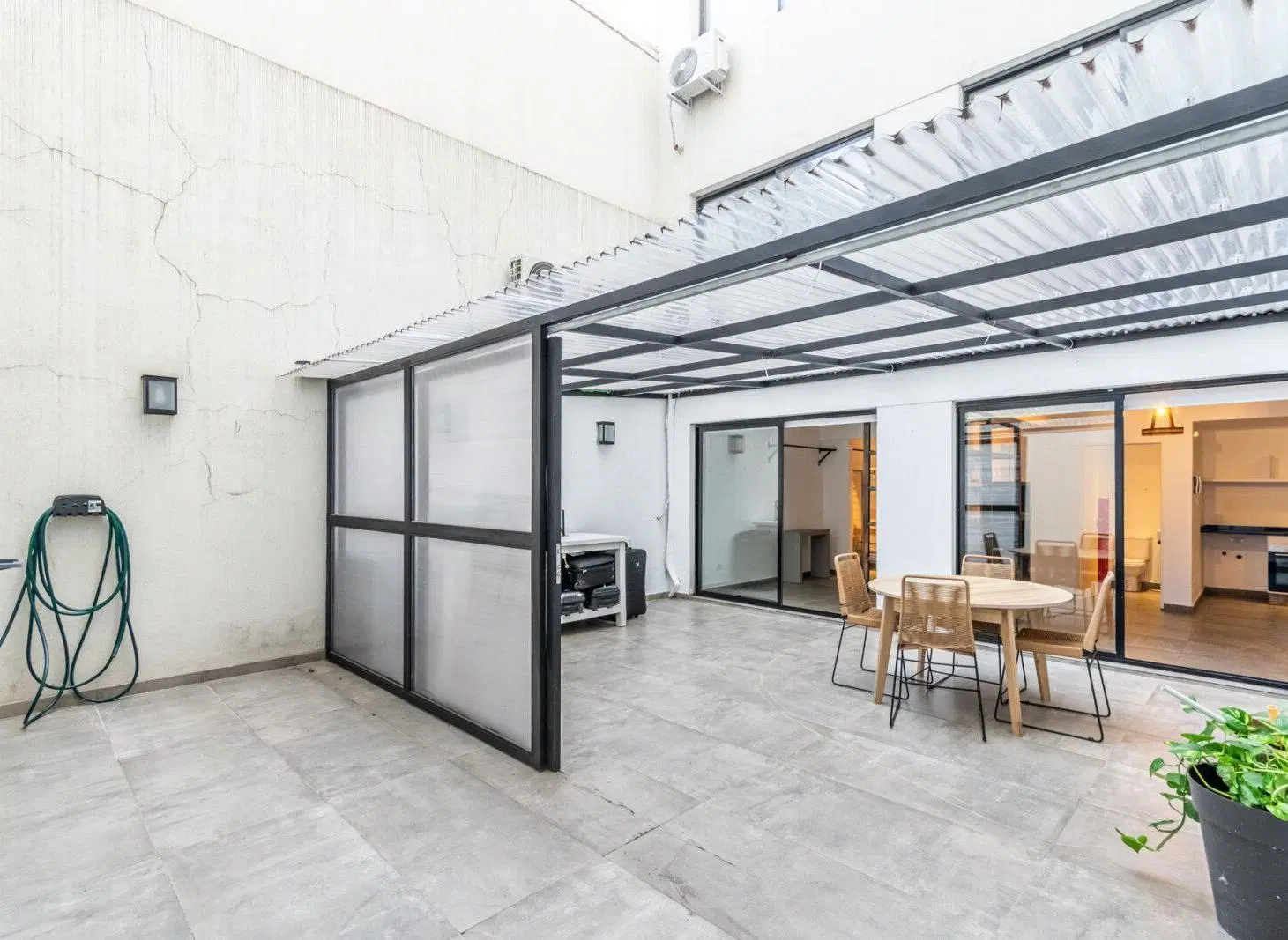 Departamento. 2 ambientes. Cochera. Patio. Amenities. Saavedra 5