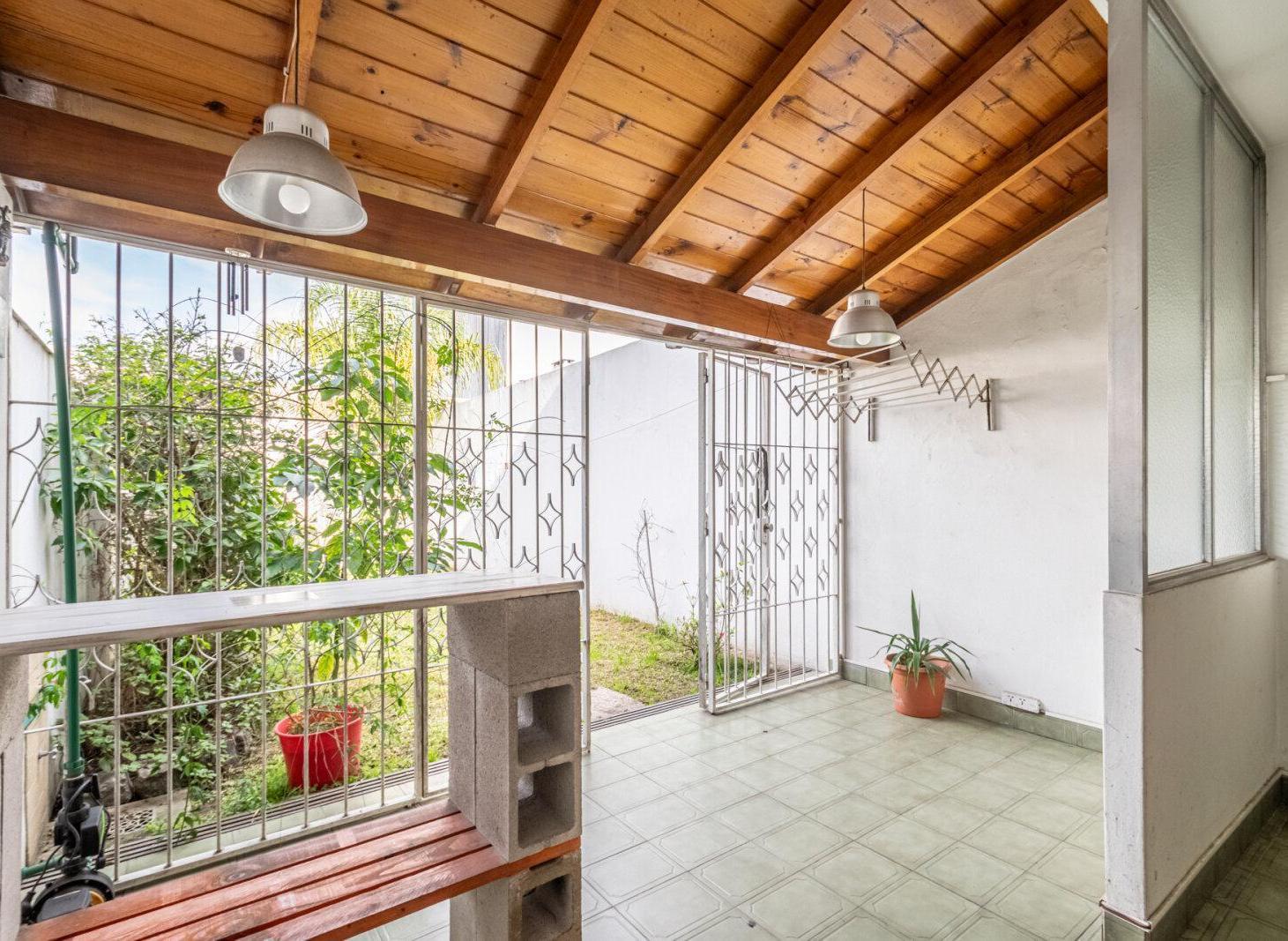 Foto de Triplex. 4 Ambientes. Jadín. Balcón. Villa Real, imagen 4