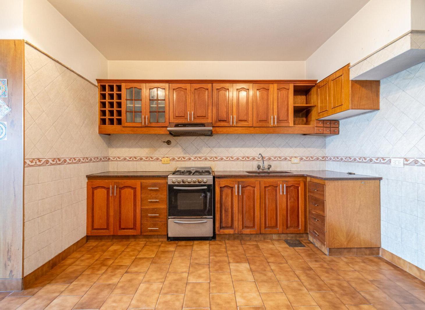 Foto de Triplex. 4 Ambientes. Jadín. Balcón. Villa Real, imagen 2