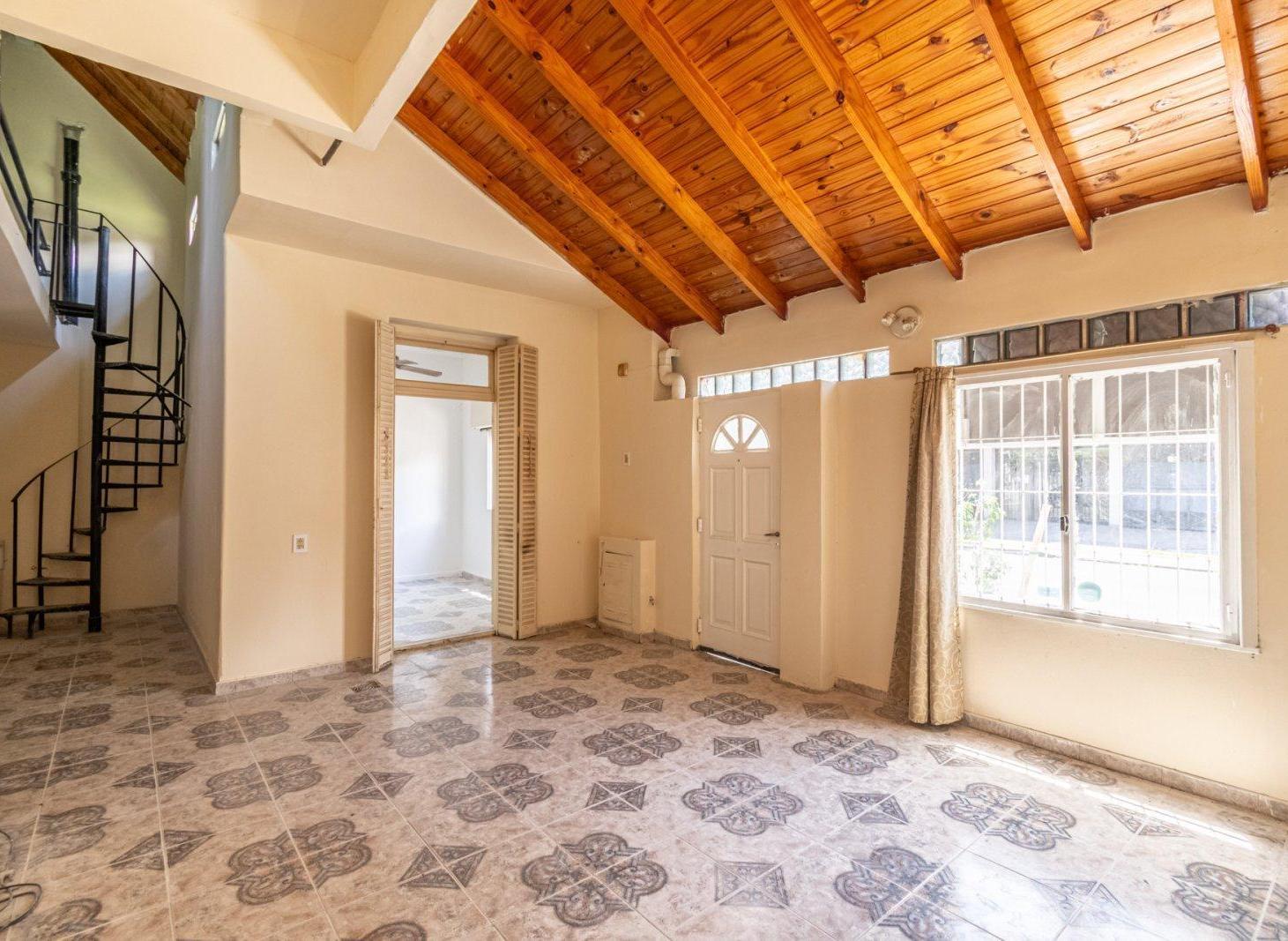 Foto de Alquiler.Casa. 4 ambientes. Terraza. Lote propio. Reciclada. Villa, imagen 3