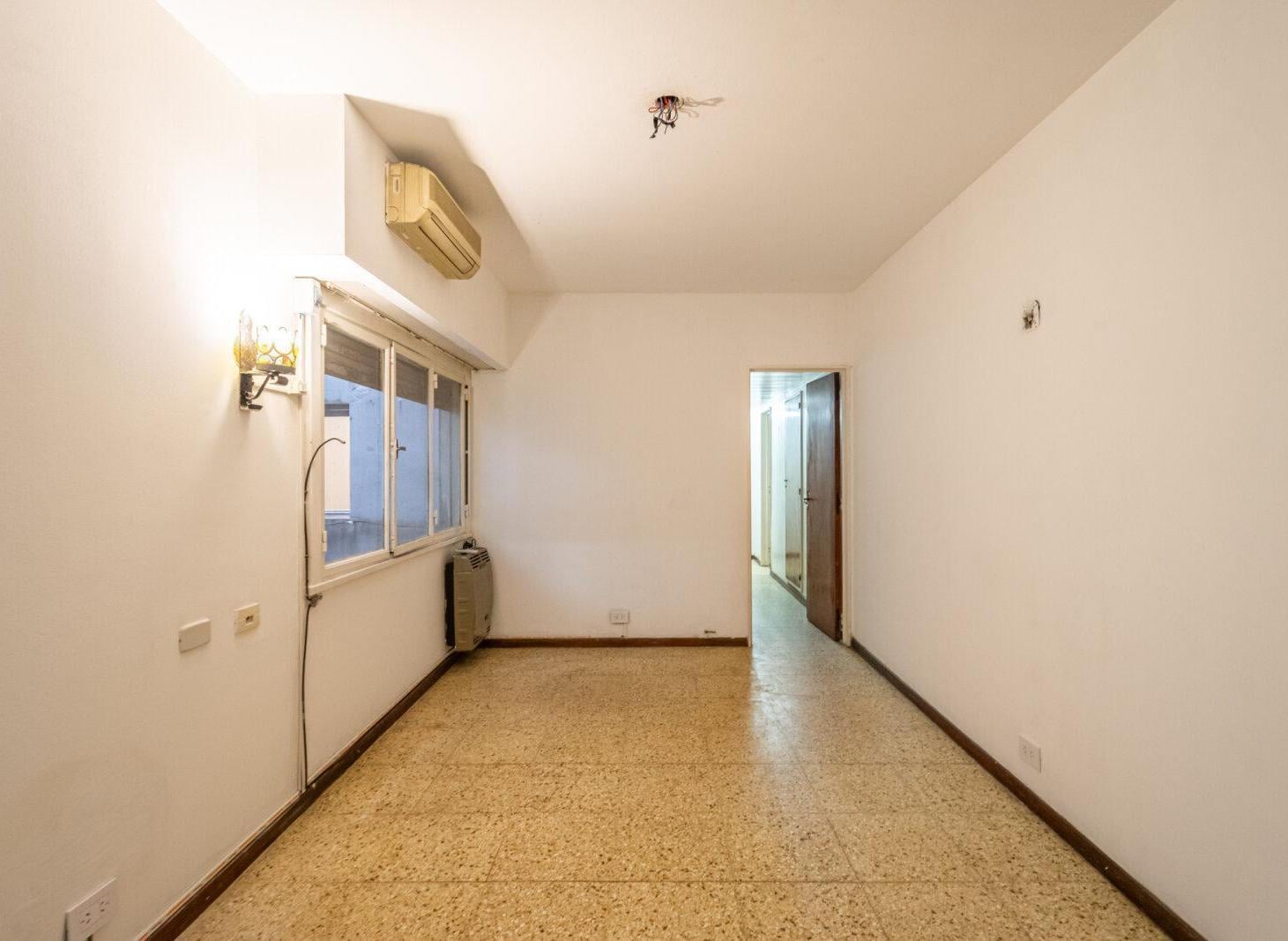Foto de Depto. 3 Ambientes. Apto Profesional. Coghlan, imagen 2