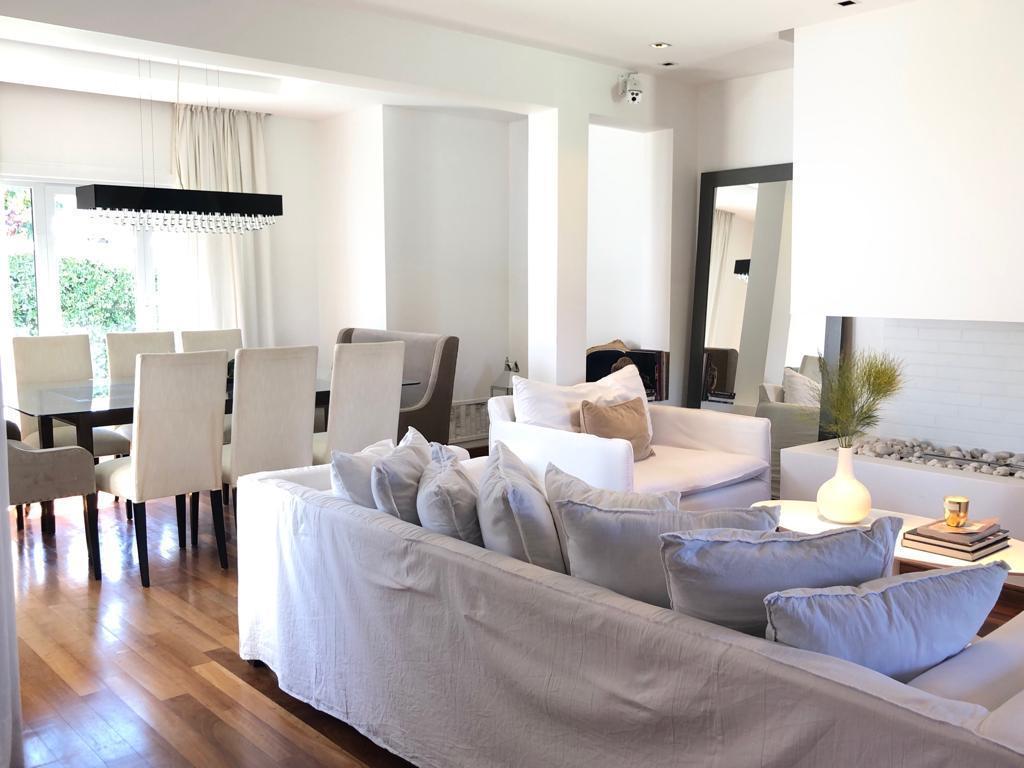 Foto de VENDE - CASA DE 3 HAB. - COCHERA - PILETA. B° SANTA GENOVEVA. NEUQUÉN CAPITAL, imagen 4
