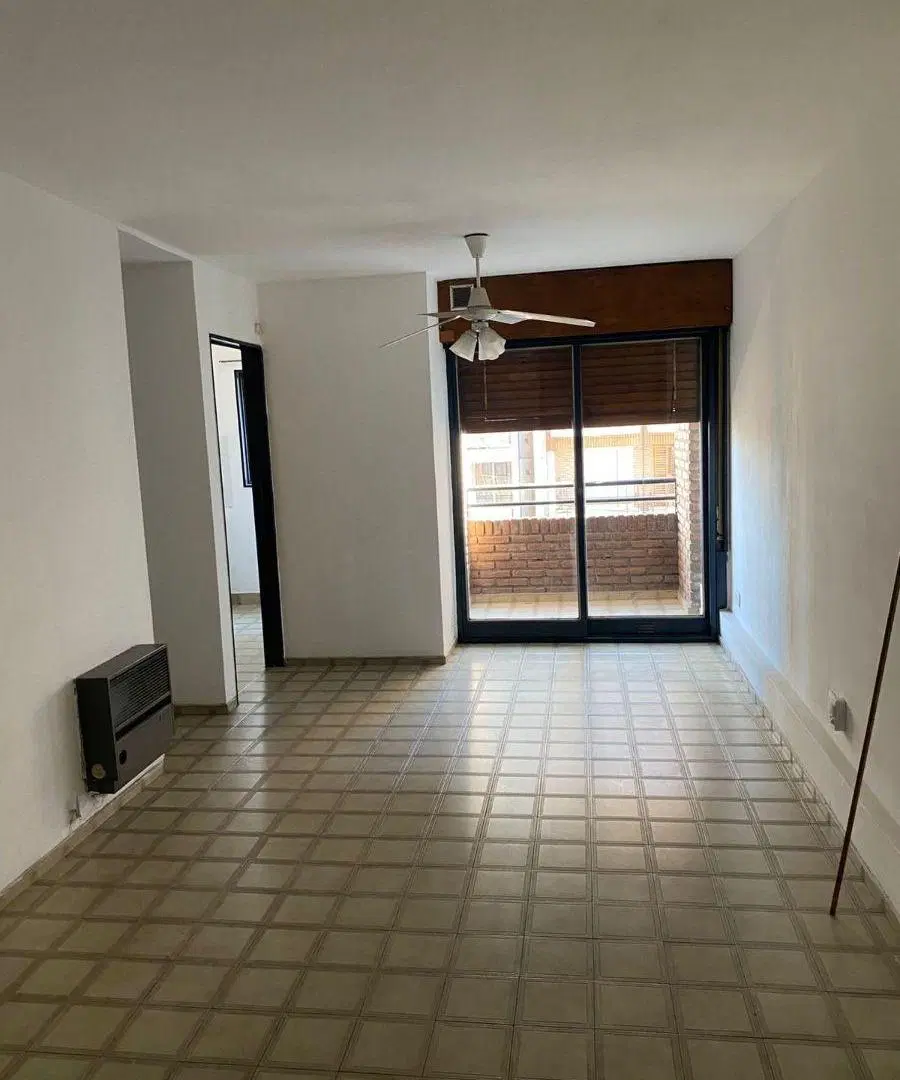 Nueva cordoba amplio con balcón 5