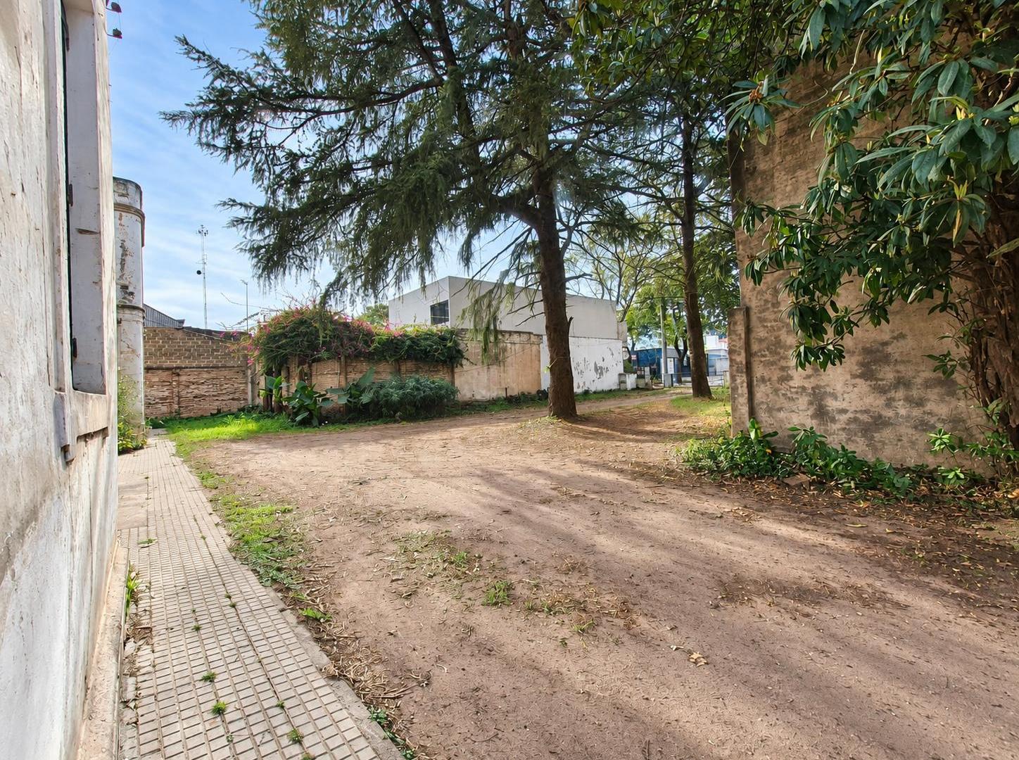Foto de Terreno de 1837 m² en venta sobre Av. Donato Alvarez, imagen 3