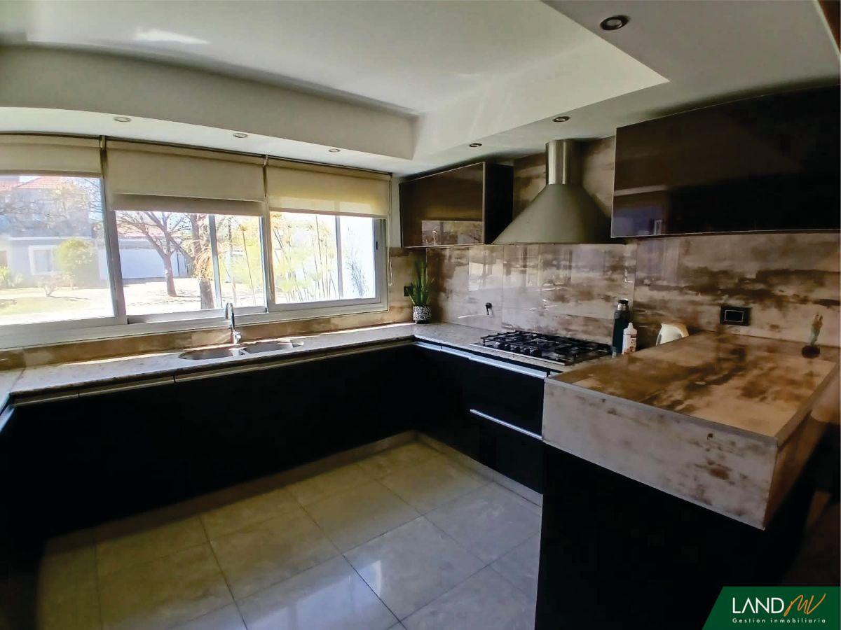 Foto de Venta: Casa en San Isidro en una sola planta, gran parque y pileta de, imagen 3
