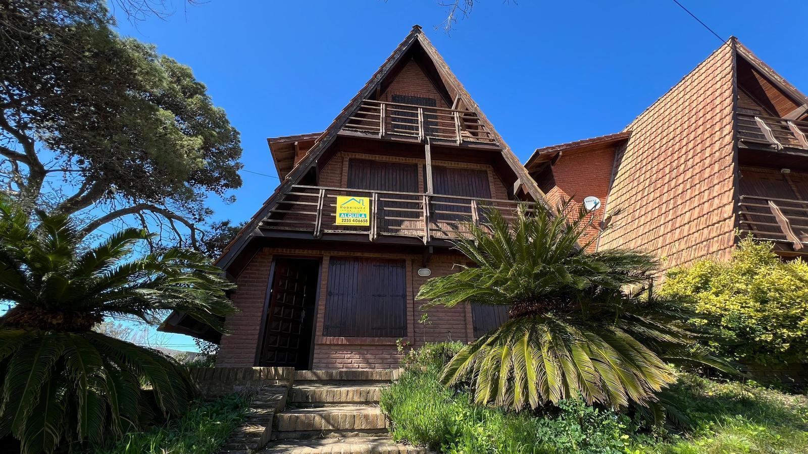 CASA EN ALQUILER TEMPORARIO VILLA GESELL HASTA 14 HUESPEDES