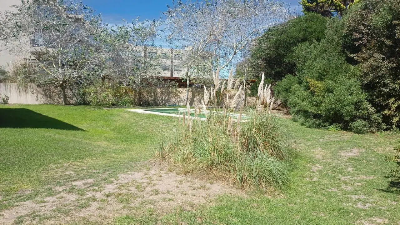 CASA EN VENTA CON PISCINA LAS GAVIOTAS 4
