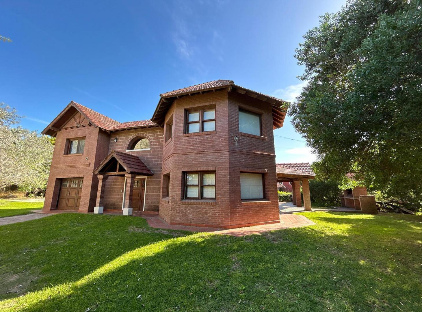 CASA EN VENTA CON PISCINA   LAS GAVIOTAS