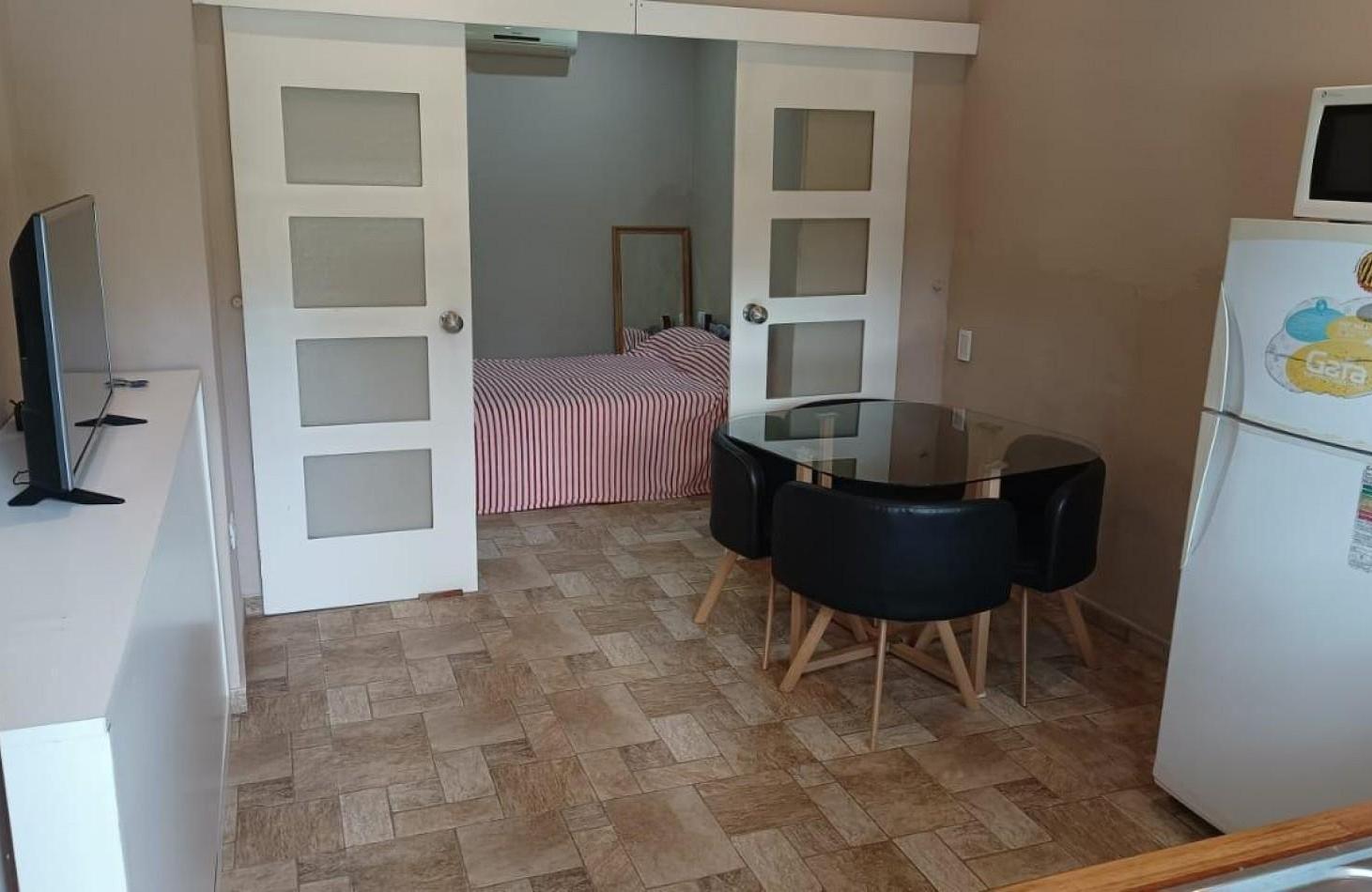 Foto de A LA VENTA COMPLEJO DE 4 DEPARTAMENTOS CON PISCINA EN VILLA GESELL, imagen 3