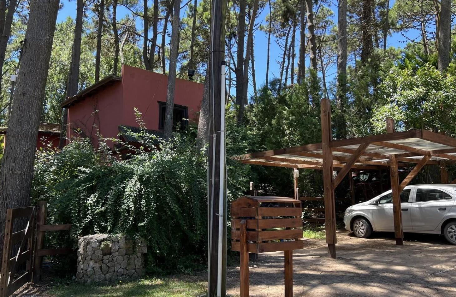 Foto de A LA VENTA DOS CABAÑAS EN BLOCK A 3 CUADRAS DEL MAR - MAR AZUL, imagen 1