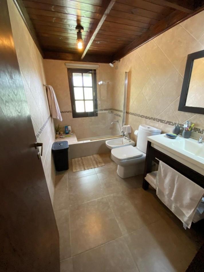 Foto de A LA VENTA CASA 4 AMBIENTES CON VISTA AL GOLF - VILLA GESELL, imagen 1