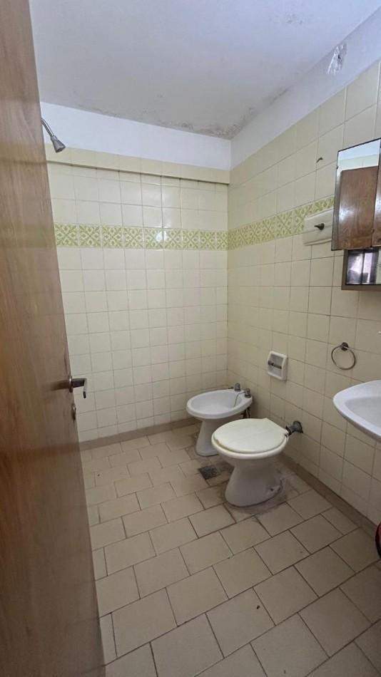 Foto de A LA VENTA DEPARTAMENTO DE 2 AMBIENTES FRENTE A PLAZA PRIMERA JUNTA, imagen 5