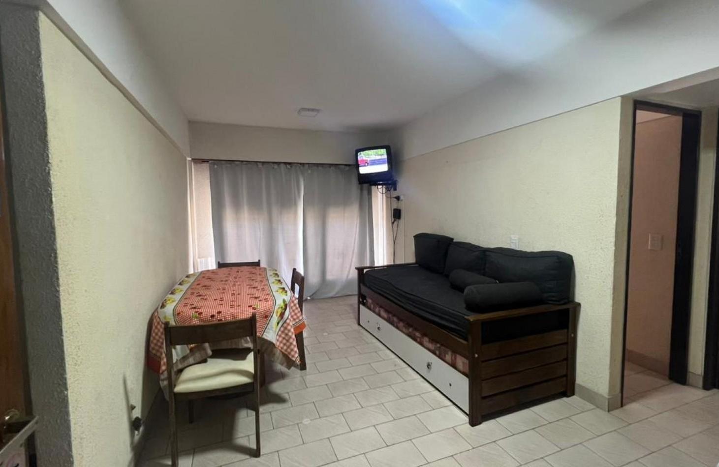 Foto de A LA VENTA DEPARTAMENTO DE 2 AMBIENTES FRENTE A PLAZA PRIMERA JUNTA, imagen 4