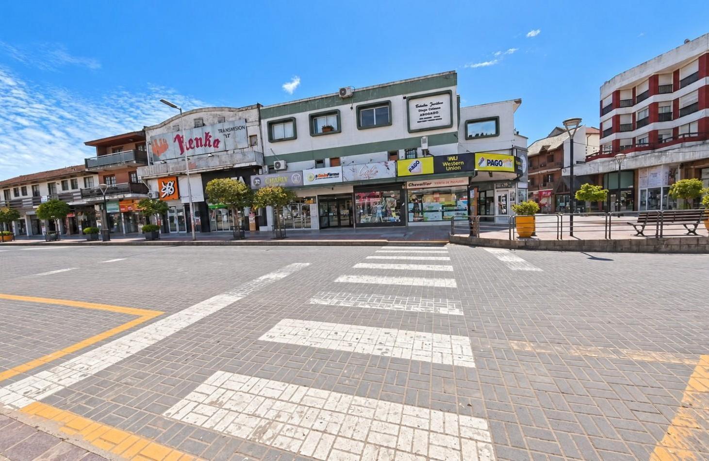 Foto de A LA VENTA LOCAL COMERCIAL EN VILLA GESELL, imagen 4
