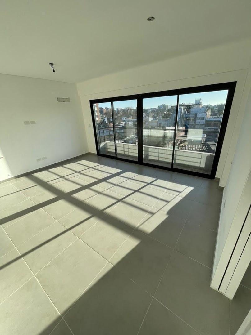 Departamento en Venta 4 Amb en Tigre 1