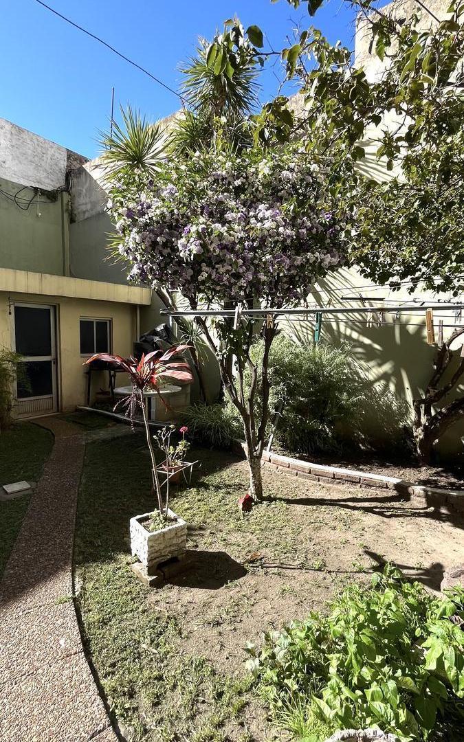 Venta Departamento 3 ambientes con jardín