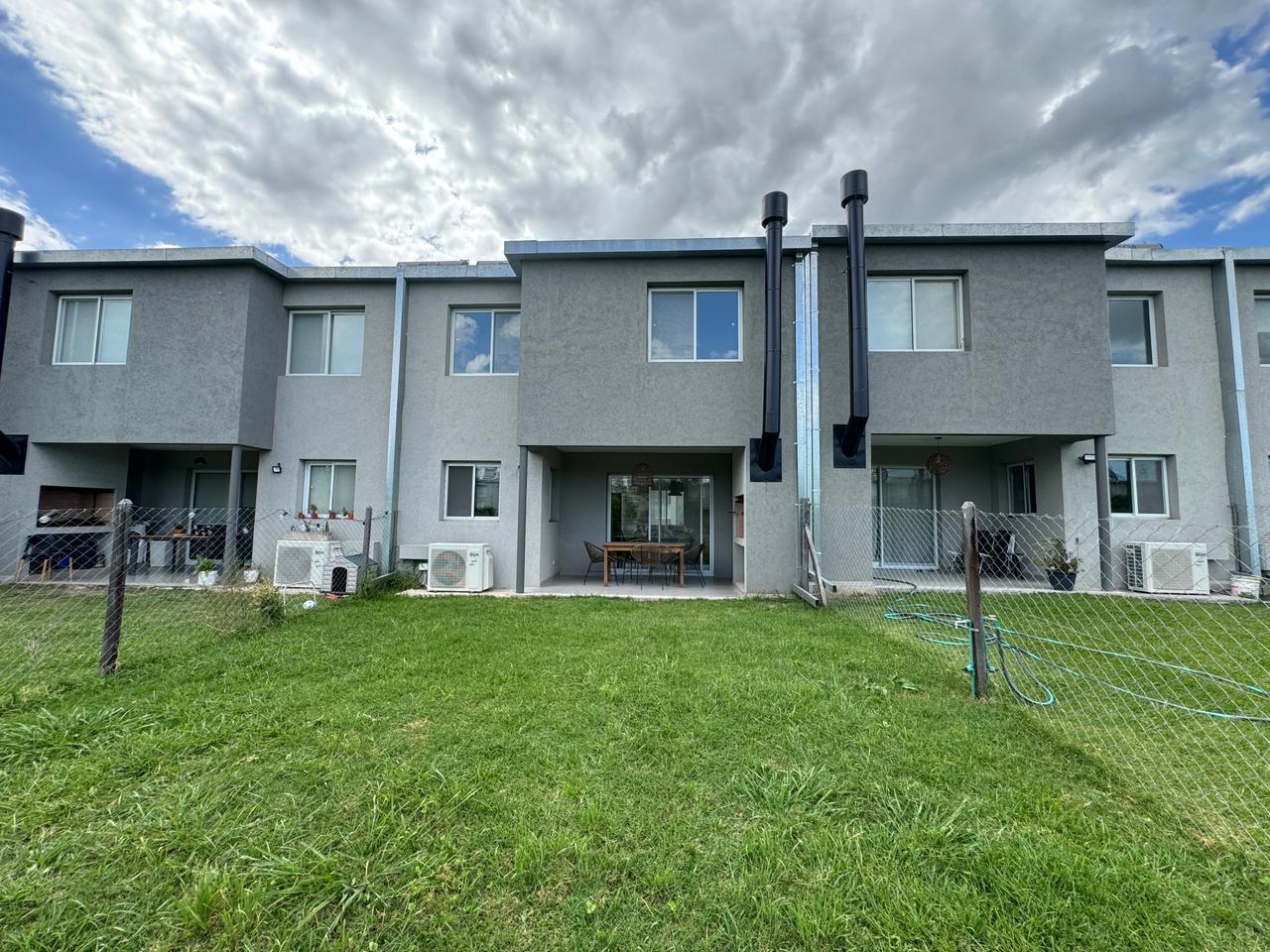 Casa en Venta de 4 ambientes en Garin