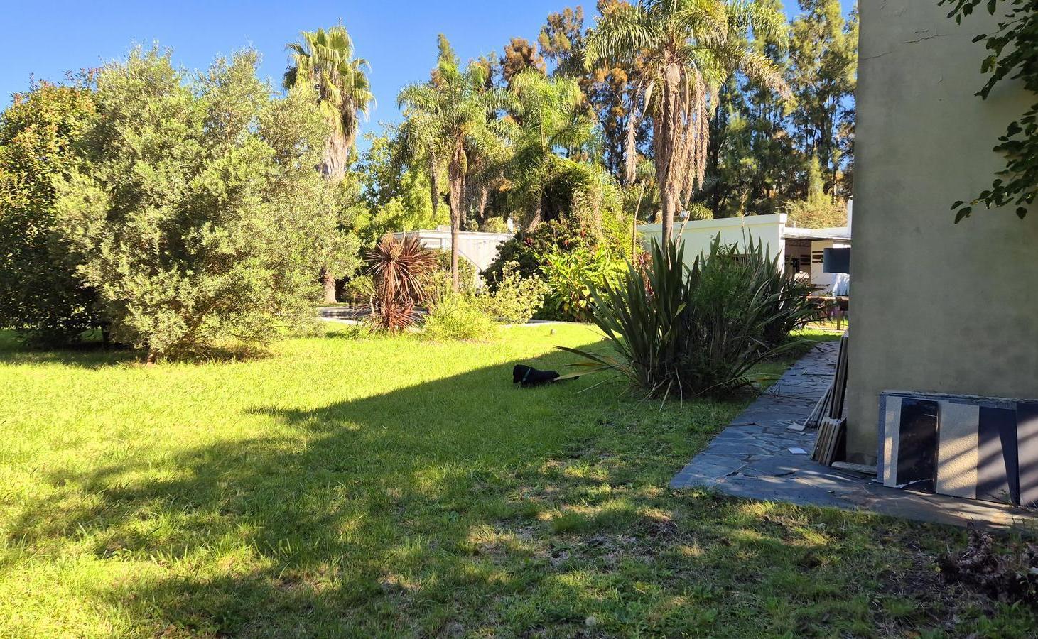 VENTA CASA CON PILETA EXALTACIÓN DE LA CRUZ CARDALES barrio abierto San Jorge