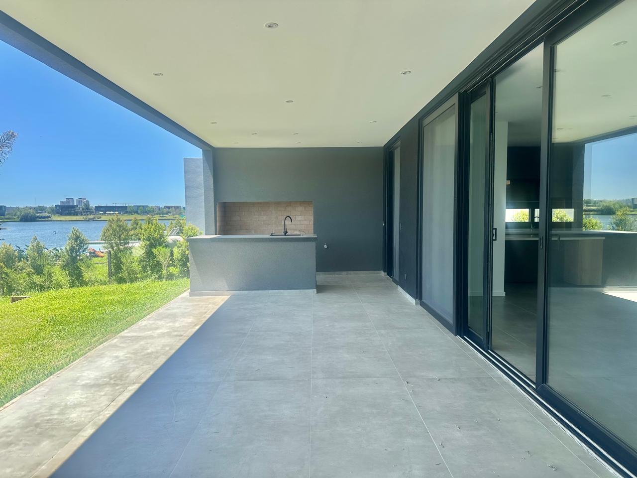 Casa en Venta al agua en Carpinchos
