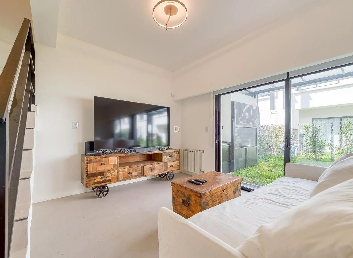 Casa 4 ambientes con jardin en Venta en Condominio en Parque Leloir 2