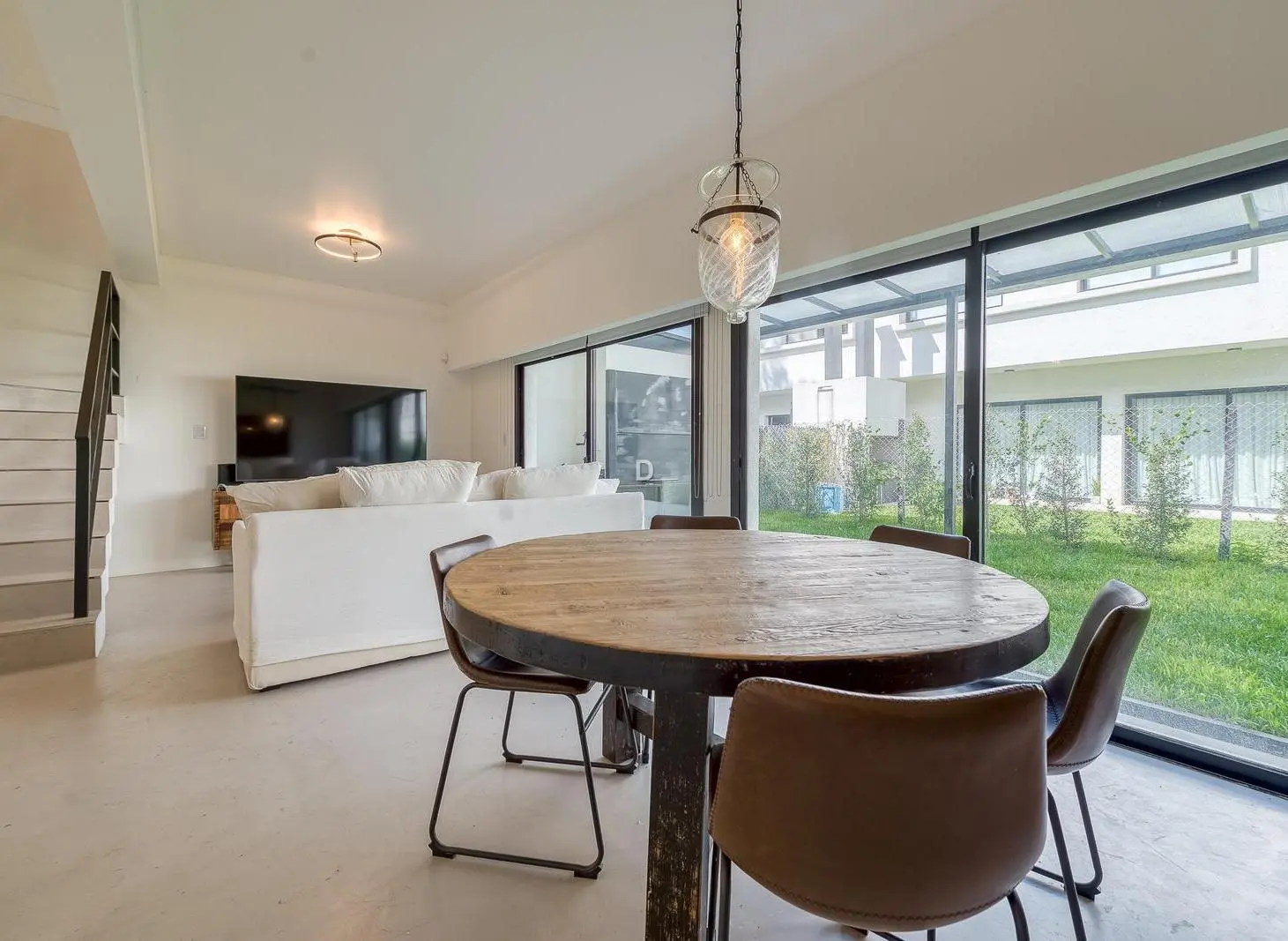 Casa 4 ambientes con jardin en Venta en Condominio en Parque Leloir 8