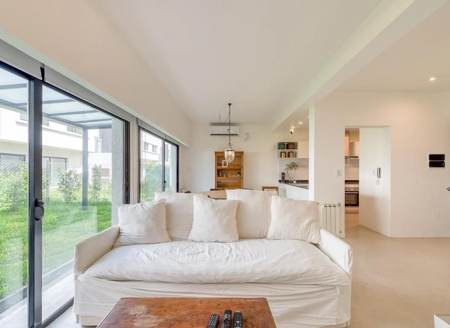 Casa 4 ambientes con jardin en Venta en Condominio en Parque Leloir 3