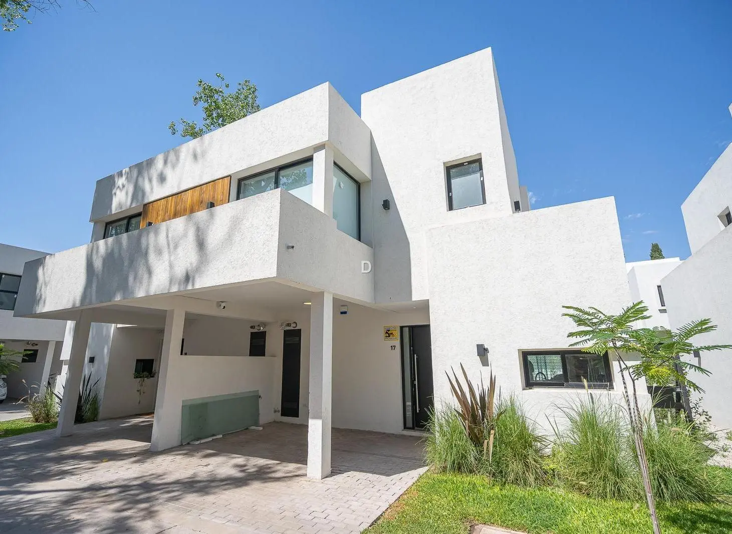 Casa 4 ambientes con jardin en Venta en Condominio en Parque Leloir 4
