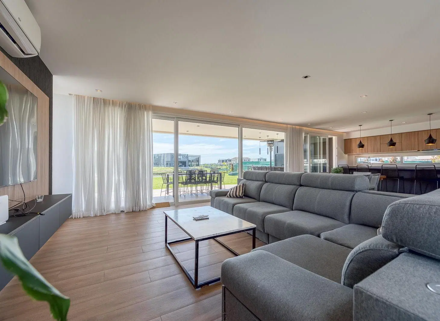 Casa en Venta 5 ambientes a la laguna en Costas, Puertos del Lago 1