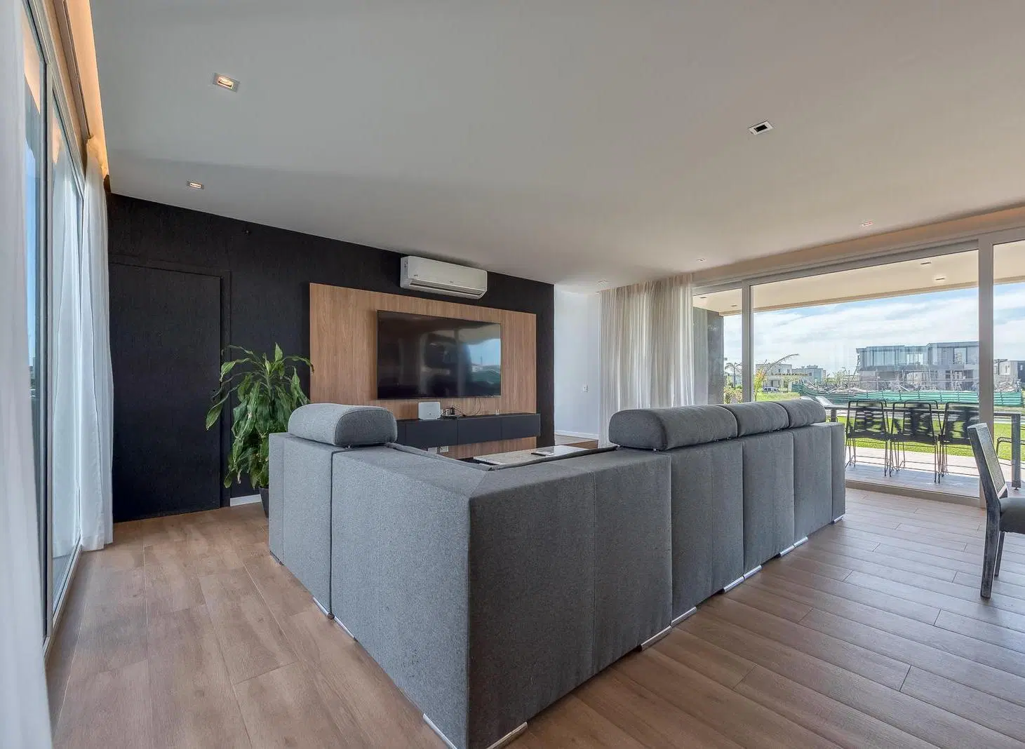 Casa en Venta 5 ambientes a la laguna en Costas, Puertos del Lago 8