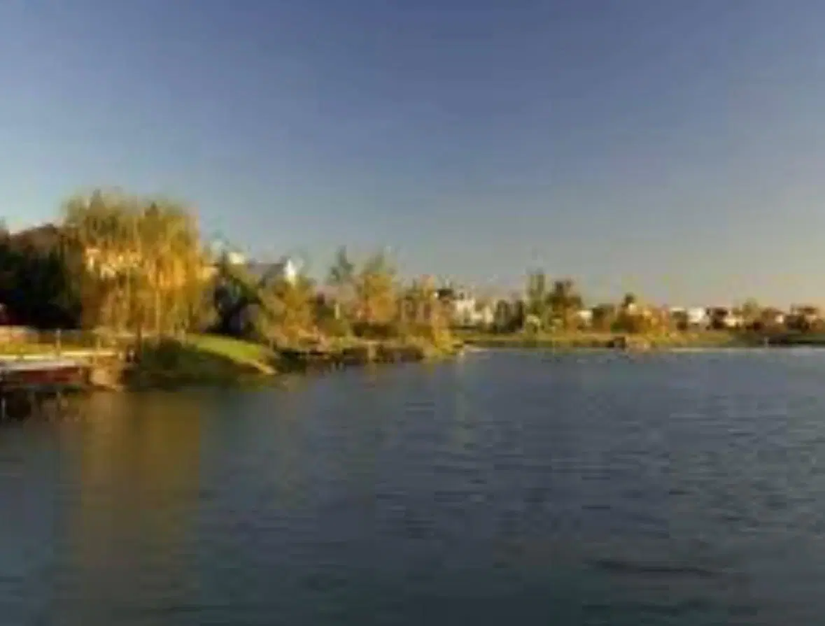Lote al Agua en Virazon 3