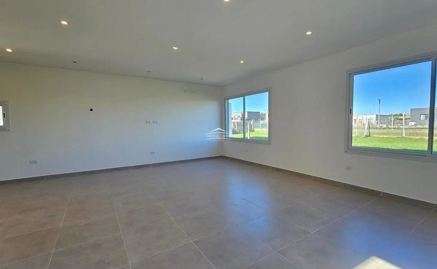 Casa en Venta 5 ambientes en Santa Lucía, Pilar del Este 3