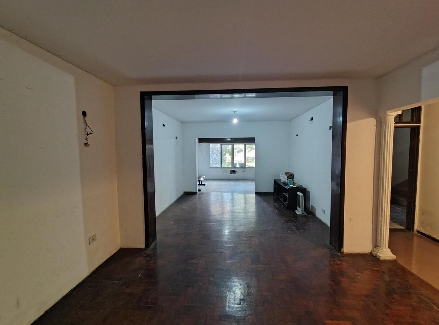 Casa a refaccionar en Venta en Villa Ballester