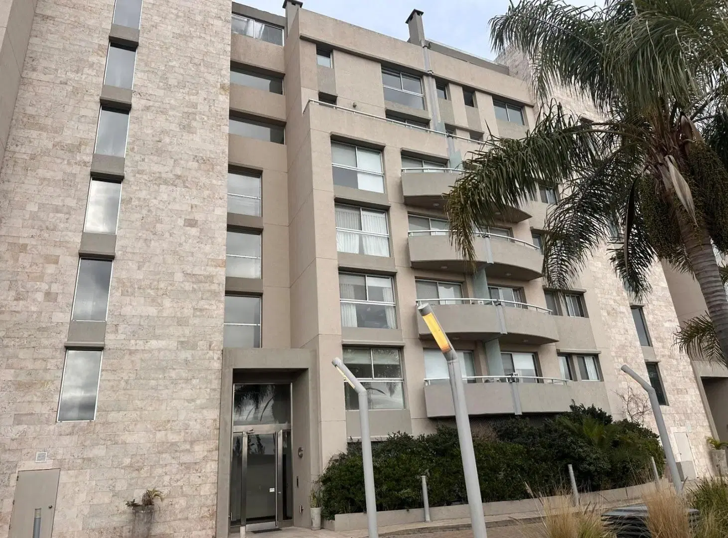 Departamento duplex de 3 ambientes amueblado en Aqqua Islas del golf 3