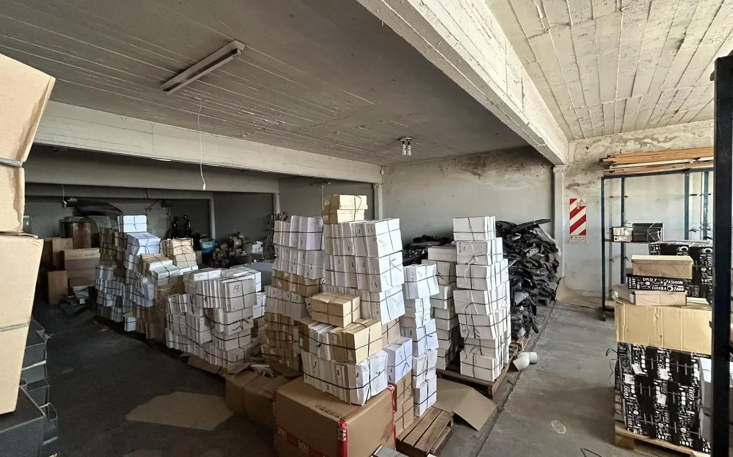 Depósito en Venta o Alquiler en Liniers 3