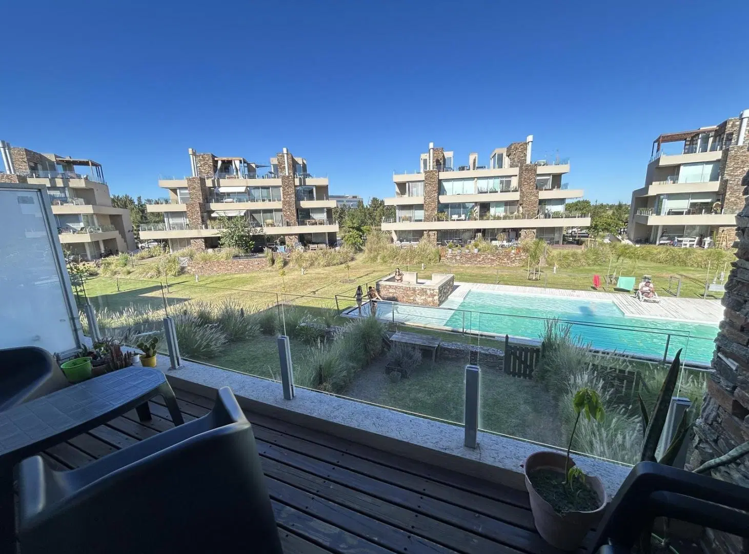 Venta Tríplex 3 Ambientes Balcón y Terraza Propia en Castaños, Nordelta. 2