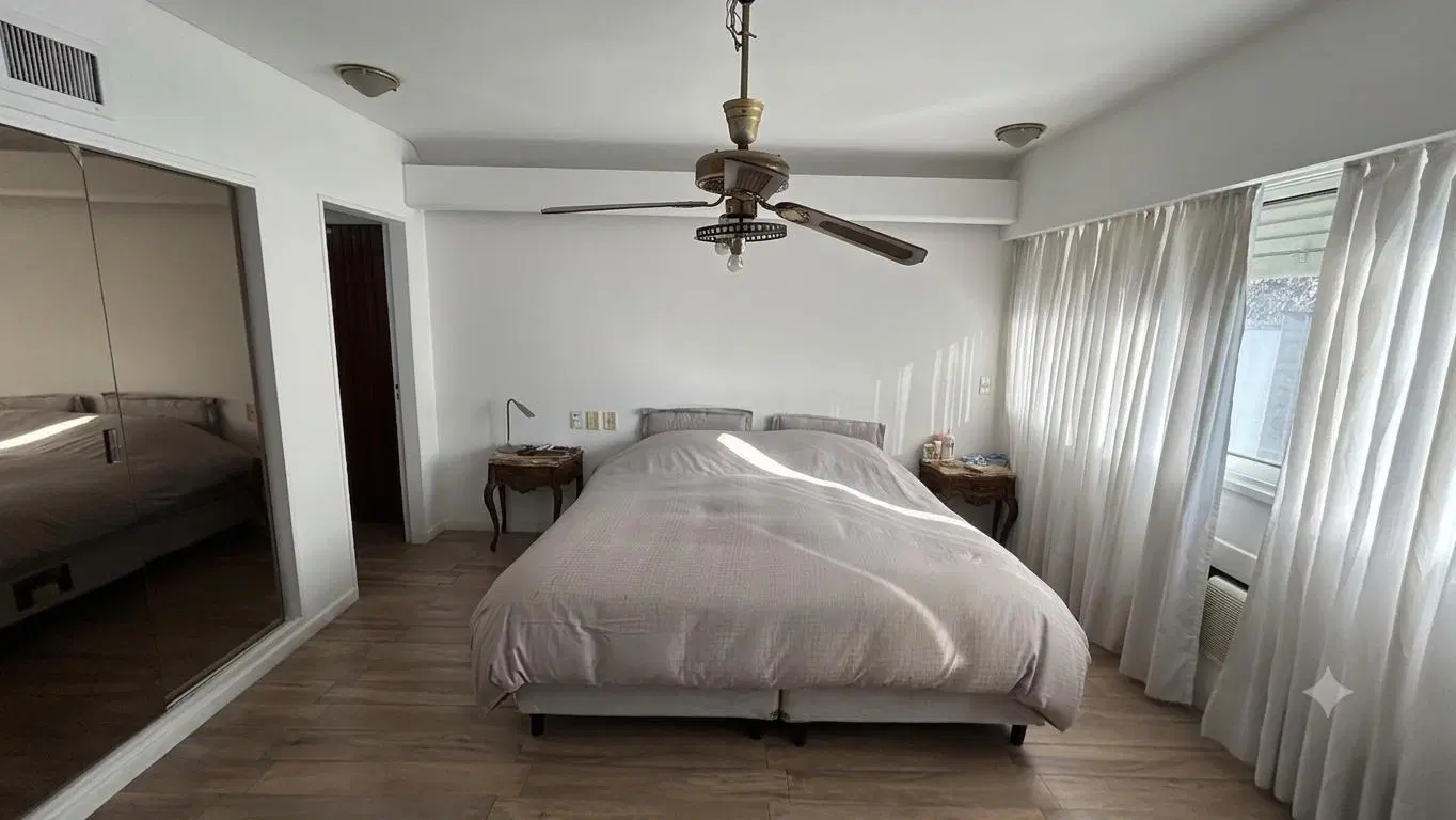 Casa en Venta en Zona Residencial de Liniers 3