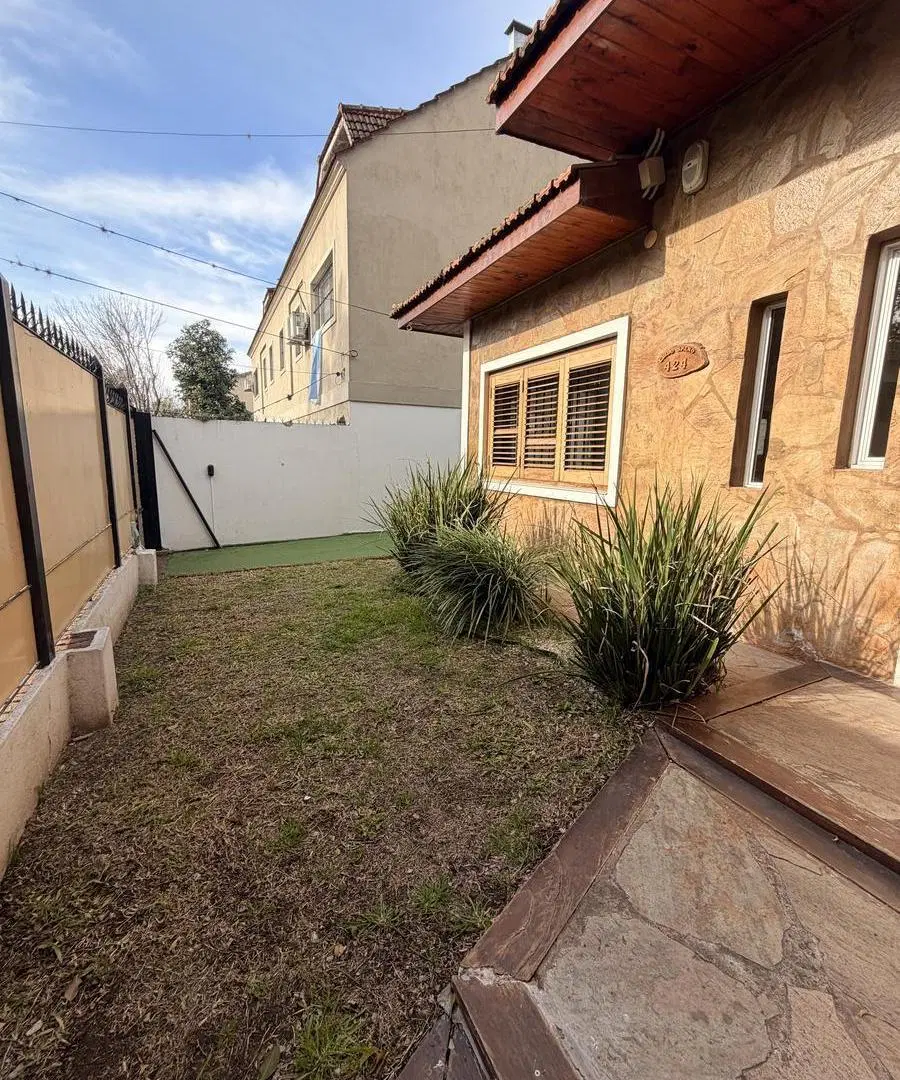 Venta Casa PH Independiente con Cochera 5 ambientes Patio Parrilla Punta Chica San Fernando 2