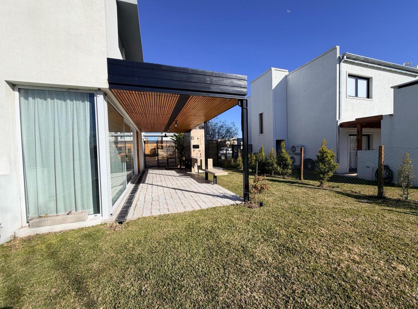 Foto de ALQUILER Casa 5 dormitorios Vila Marina II, imagen 2