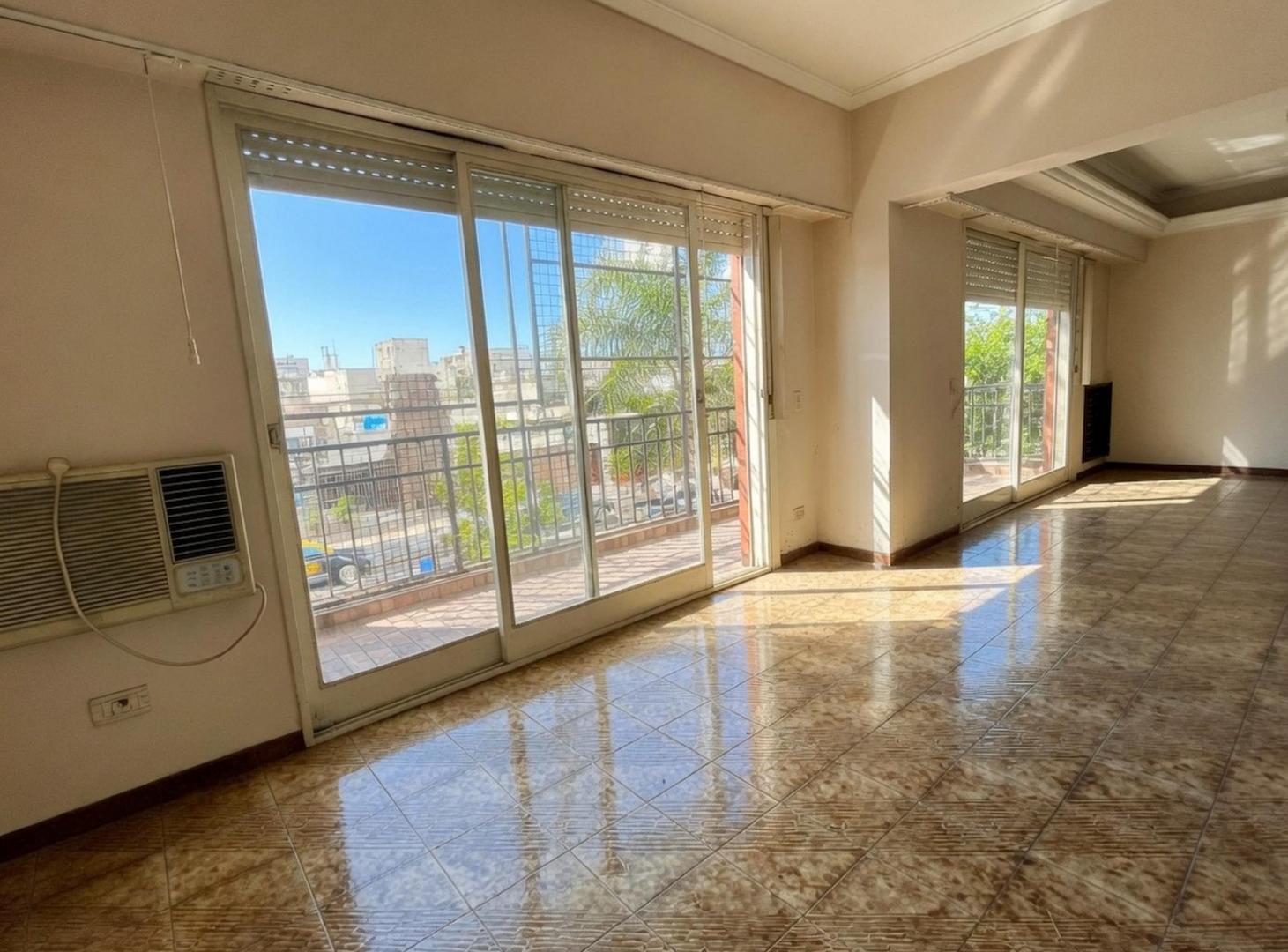 Foto de Departamento 4 Ambienes mas 2 cocheras, imagen 1