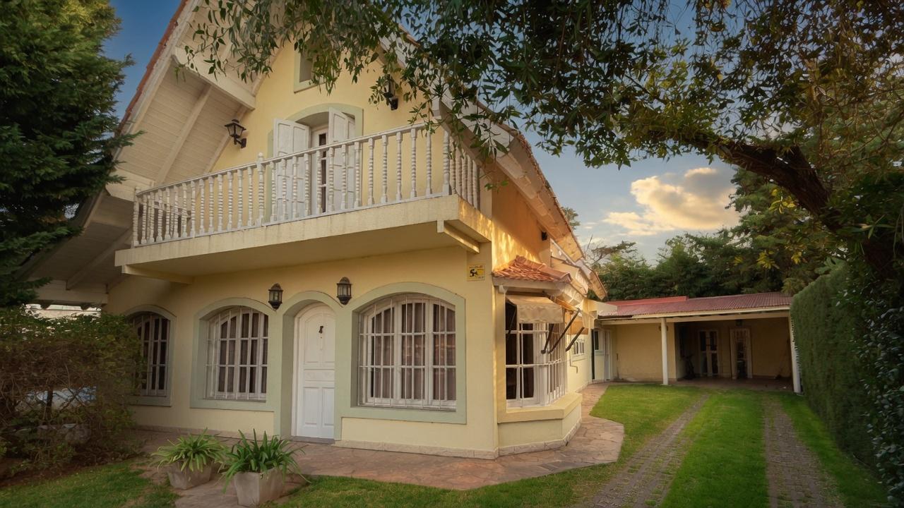 Foto de CasaVenta Casa de 5 dorm con piscina gran parque en Club Privado Loma, imagen 3