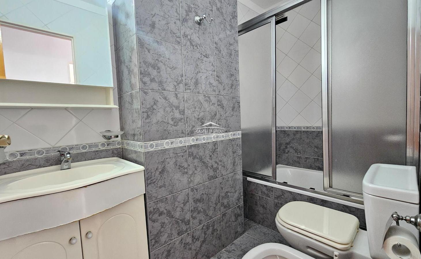 Foto de Departamento 3 ambientes con gran balcón y vista en Venta en Flores, imagen 2